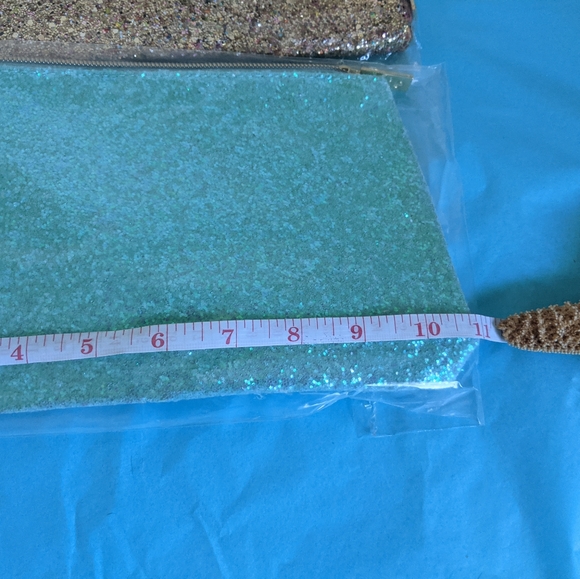 Glittery ✨ tarte makeup bags. - Picture 12 of 12